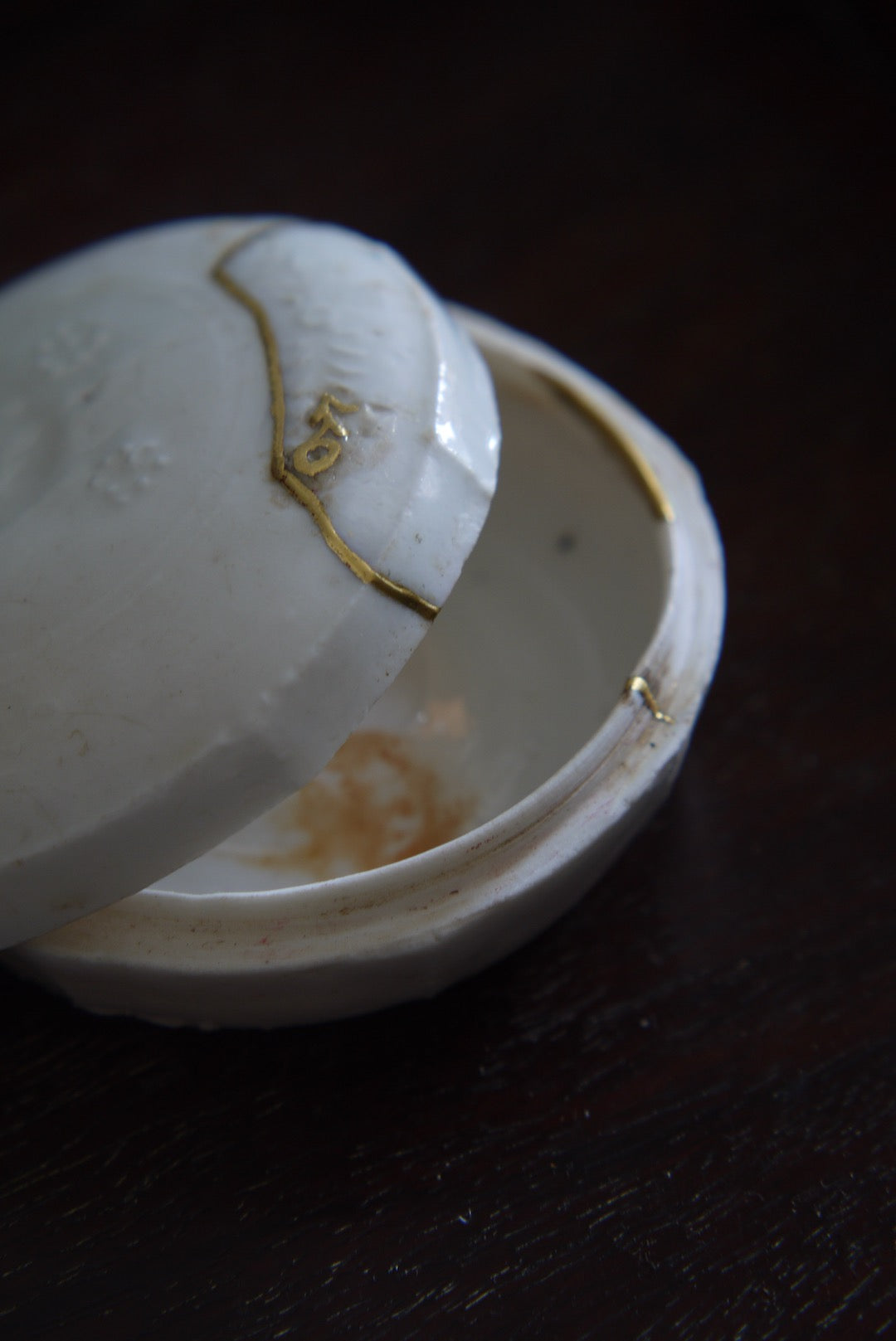 Antique Dehua Porcelain Of Qing Dynasty Box With Kintsugi BestCeramics