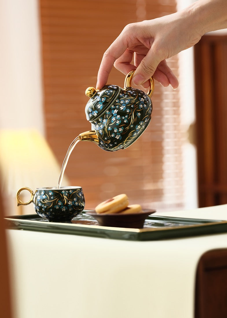 Dehua Porcelain Handcrafted Vintage Style Emerald Siting Teapot|BestCeramics 