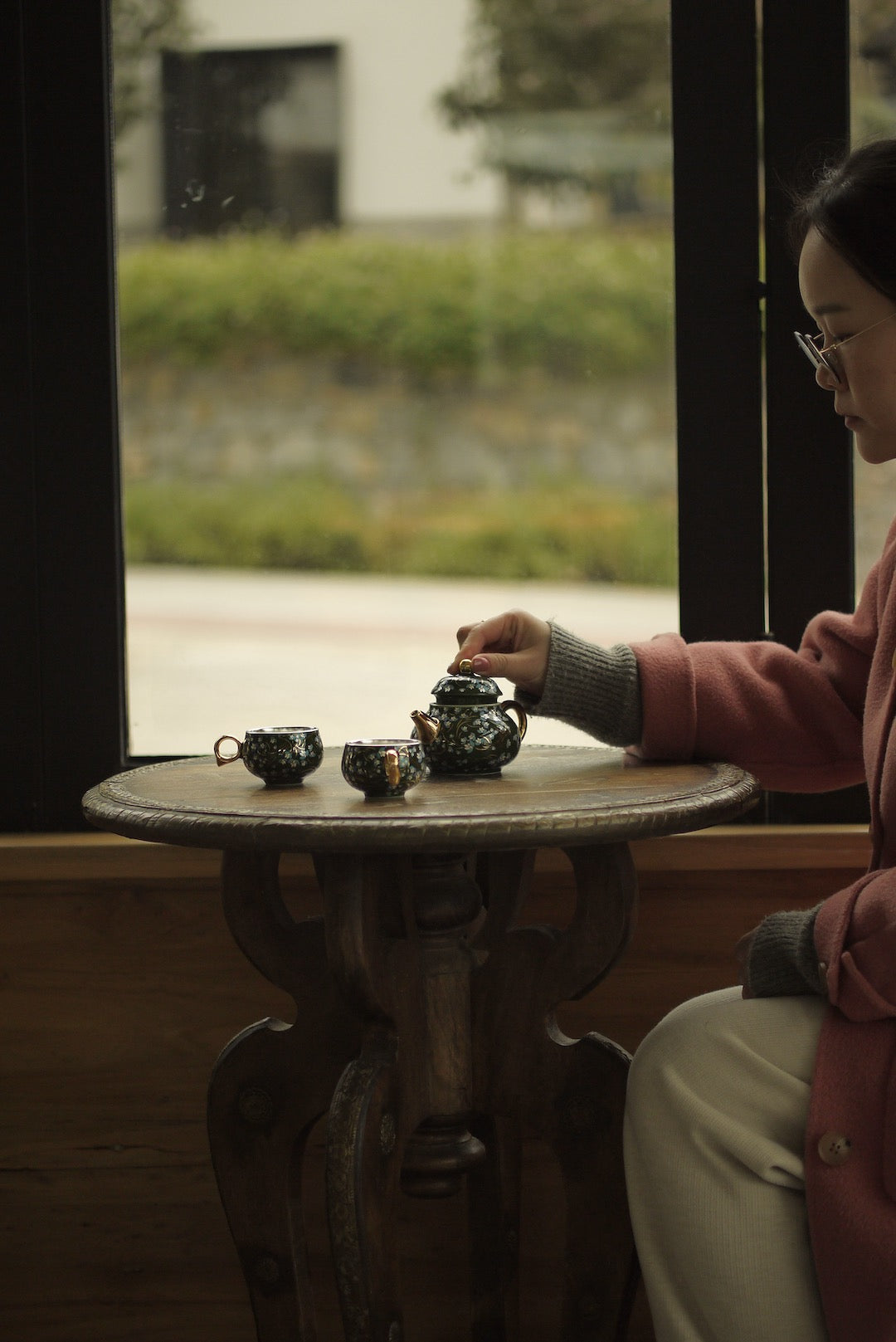Dehua Porcelain Handcrafted Vintage Style Emerald Siting Teapot|BestCeramics