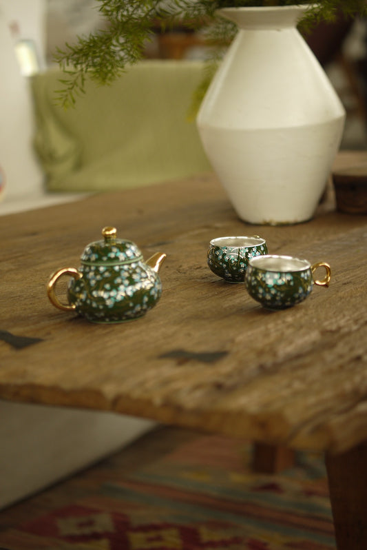 Dehua Porcelain Handcrafted Vintage Style Emerald Siting Teapot|BestCeramics