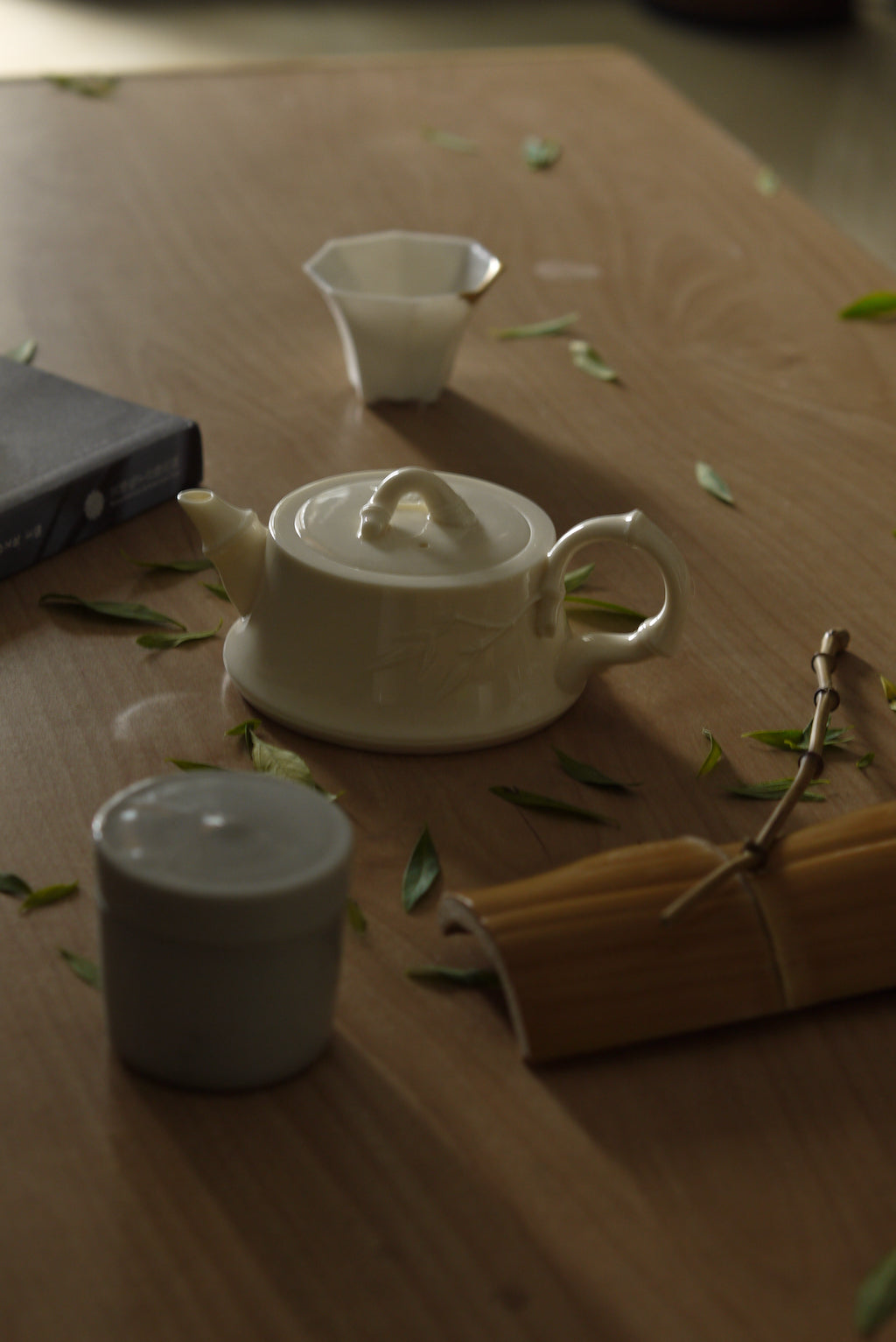 Unique Retro Style Dehua Kaolin Porcelain Kung Fu Teapot|Best Ceramics