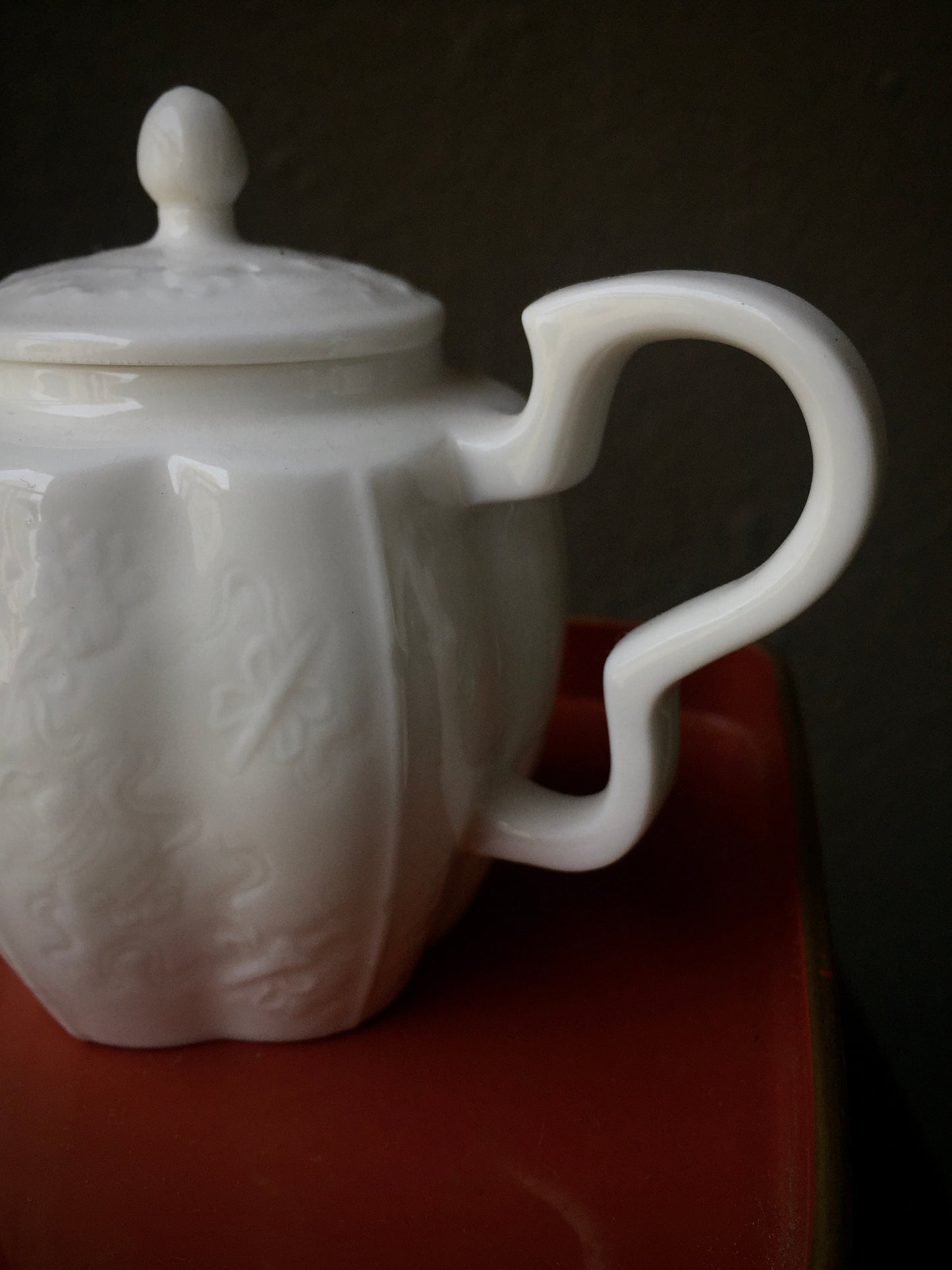 Qing Palace Antique Style Sculpte Teapot Blanc De Chine|Best Ceramics