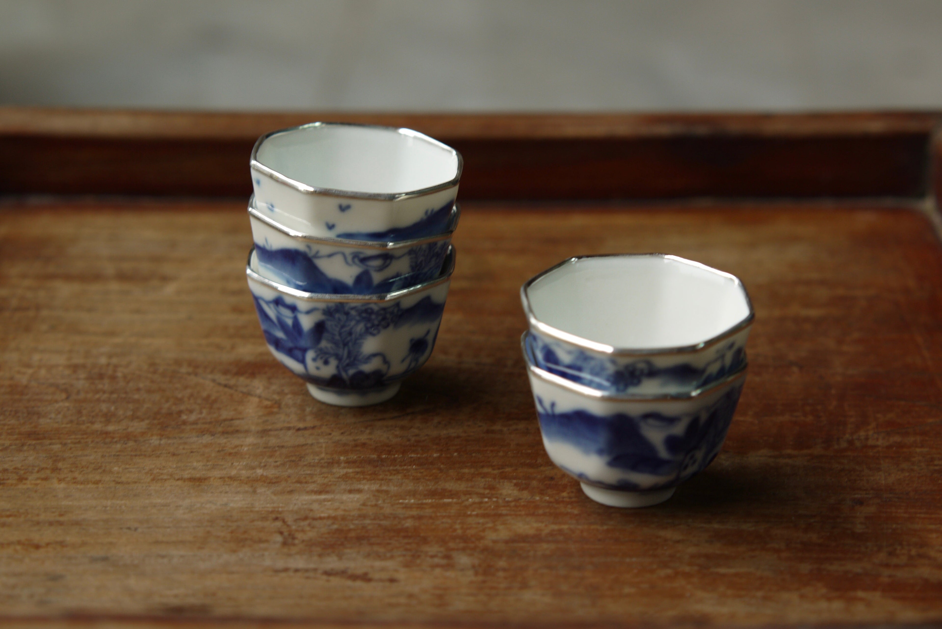 "Kou": Unveiling the Artistry of Metal-Wrapped Elegance