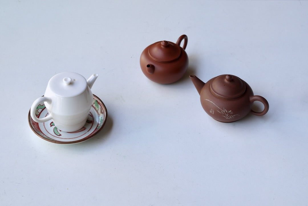 Teapot Selection Secrets: Ceramic vs. Yixing