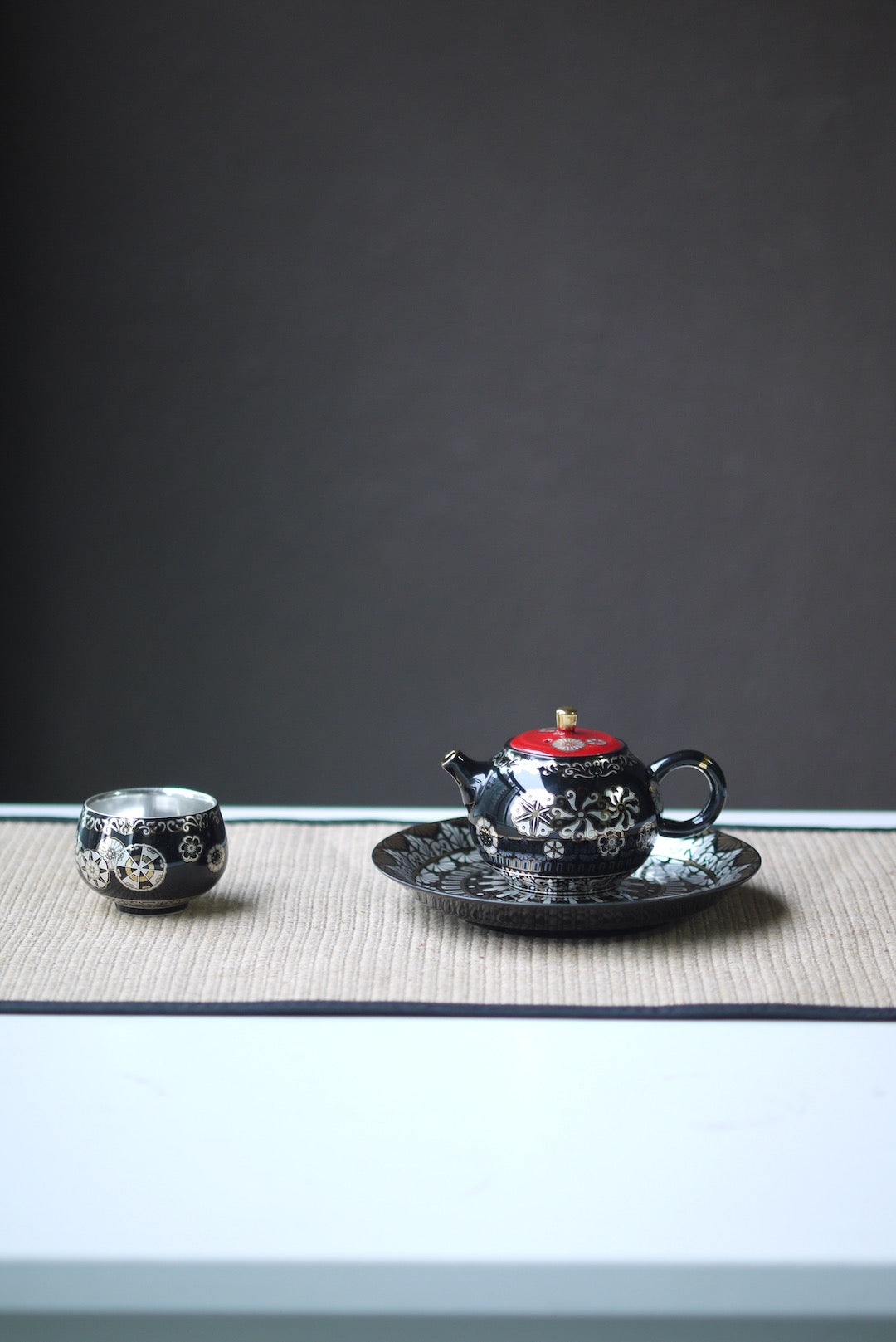 Gorgeous Teapot Set