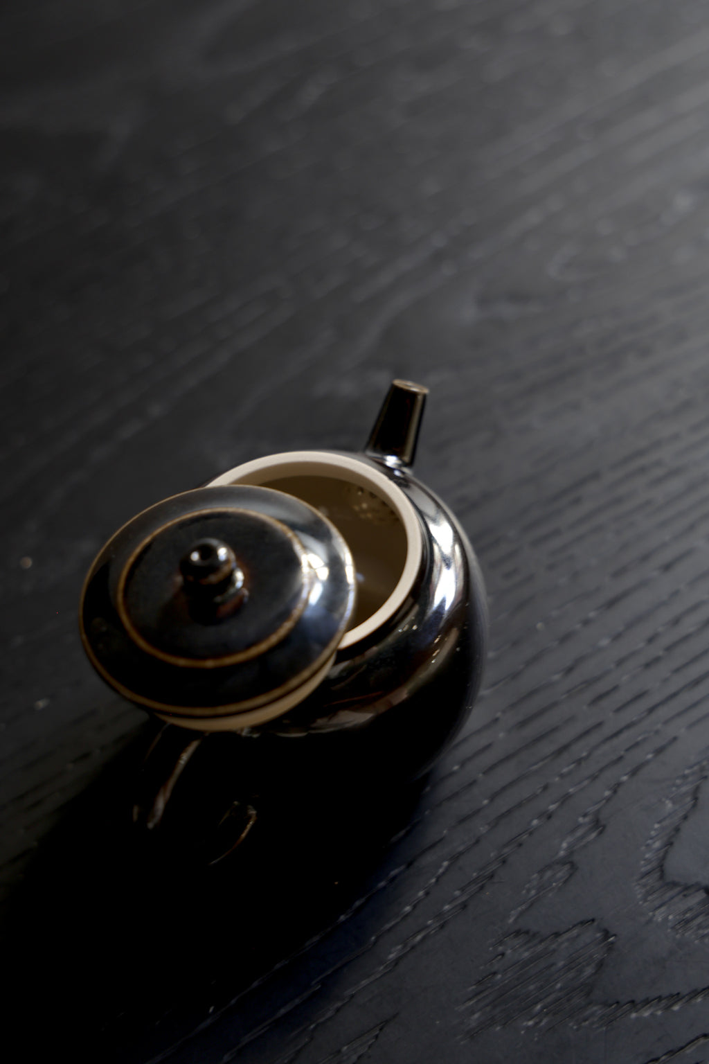 Dark Basalt Teapot by Hong Jianpeng | Handcrafted Natural Ore Clay