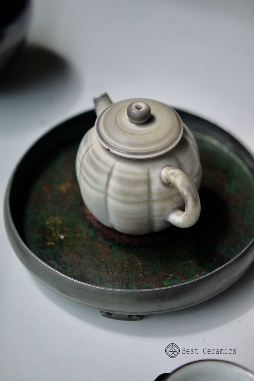 Handcrafted Vintage Lacquered Historic Tin Pot Support|Best Ceramics