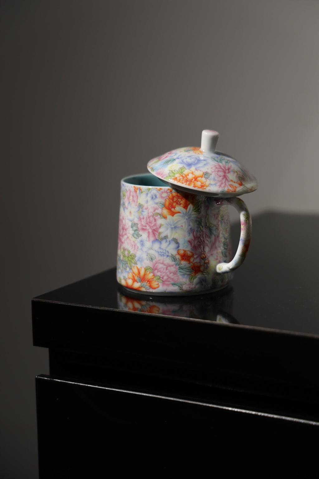 Vintage Chinoiserie Relief with Embossed Millefleurs Mug-Best Ceramics