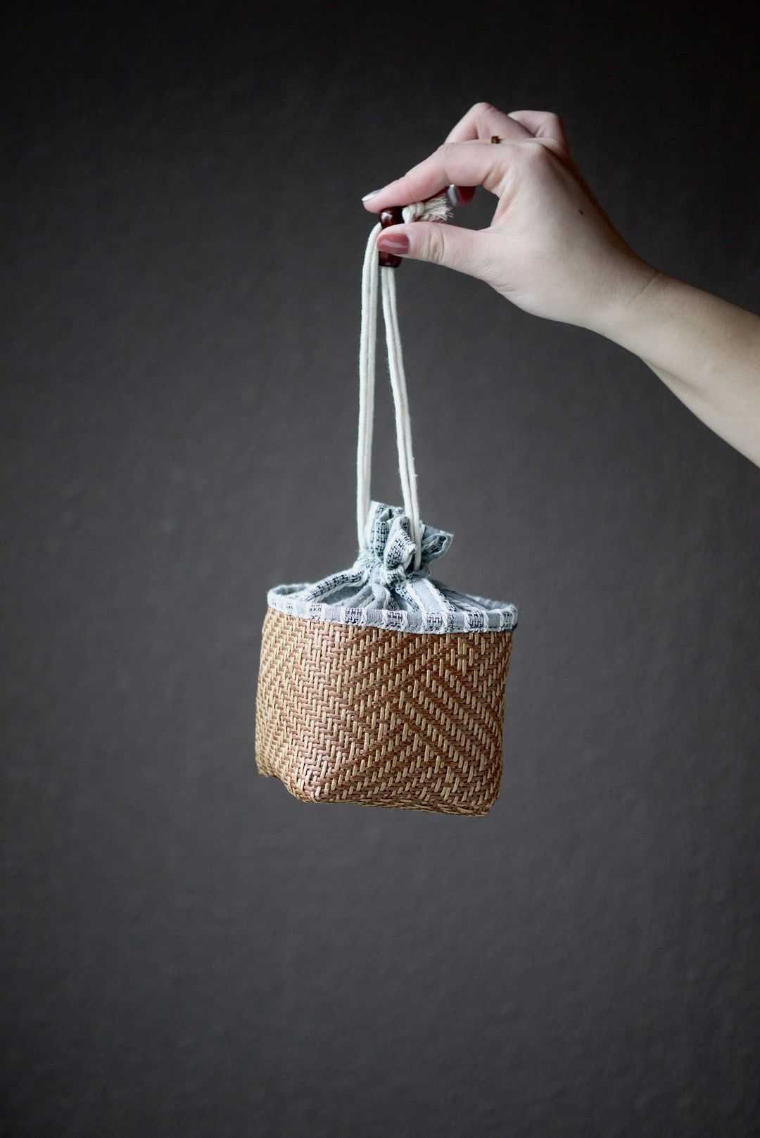 A Woven Tea Pot Bag