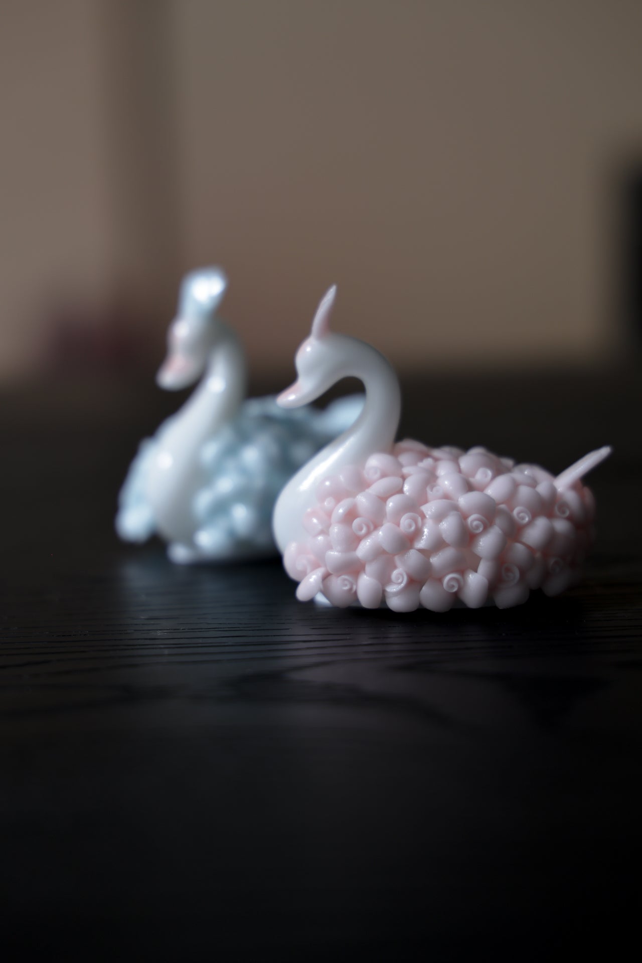 Hand-Sculpted Porcelain Swan - Intangible Cultural Heritage Art Decor