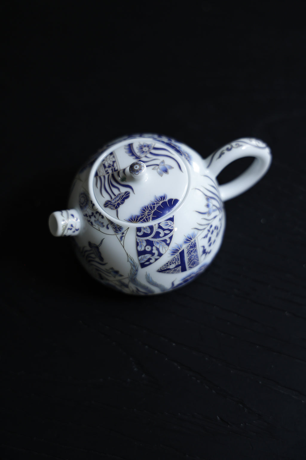 Taiwu Blue Tide Set | Artisan Blue-White Porcelain for Mindful Tea