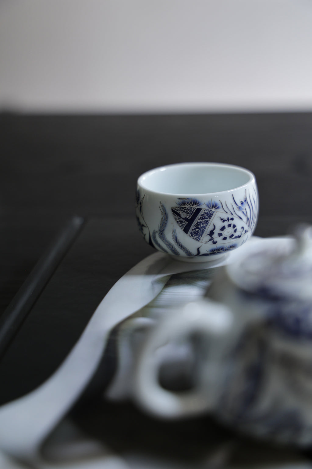 Taiwu Blue Tide Set | Artisan Blue-White Porcelain for Mindful Tea
