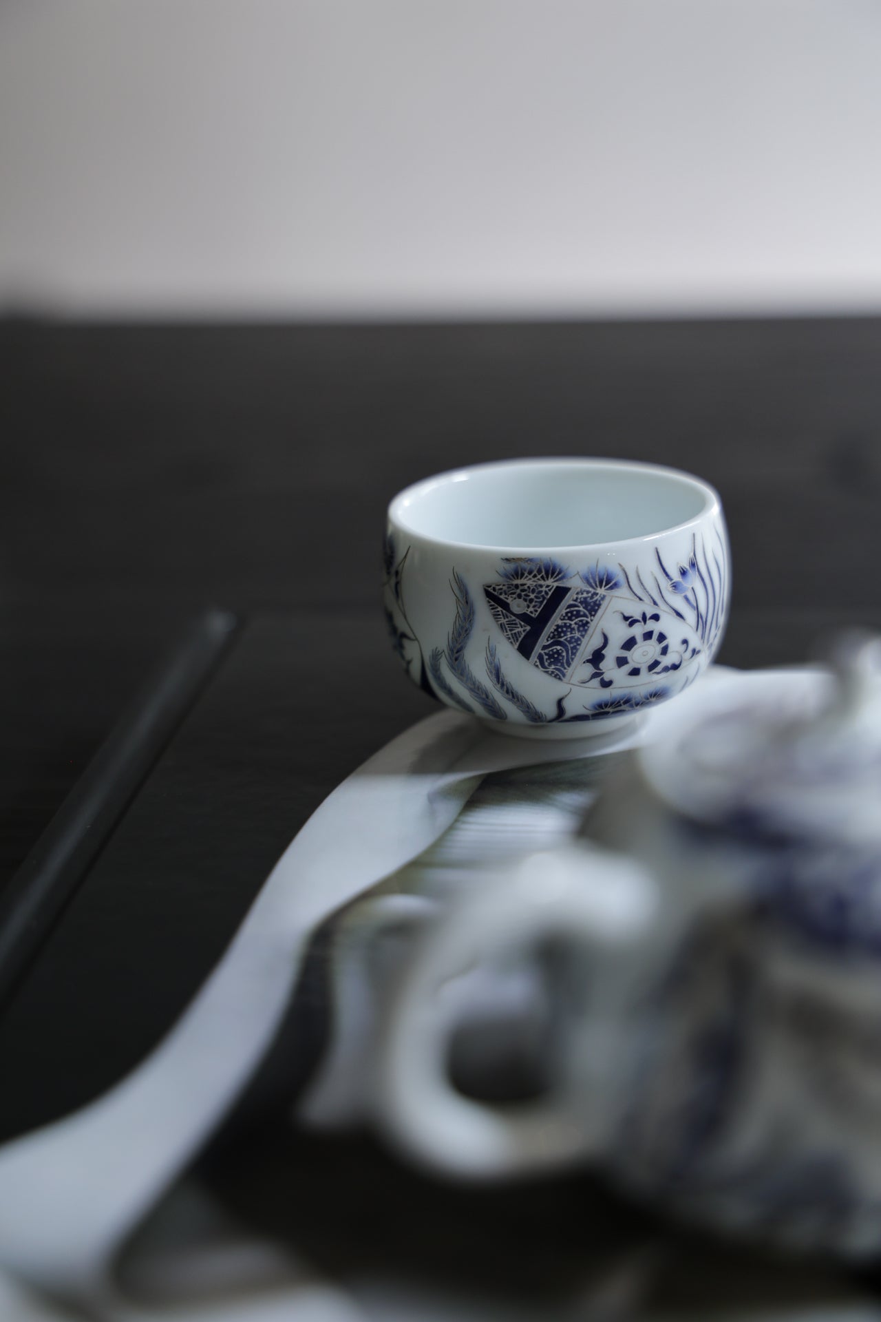 Taiwu Blue Tide Set | Artisan Blue-White Porcelain for Mindful Tea