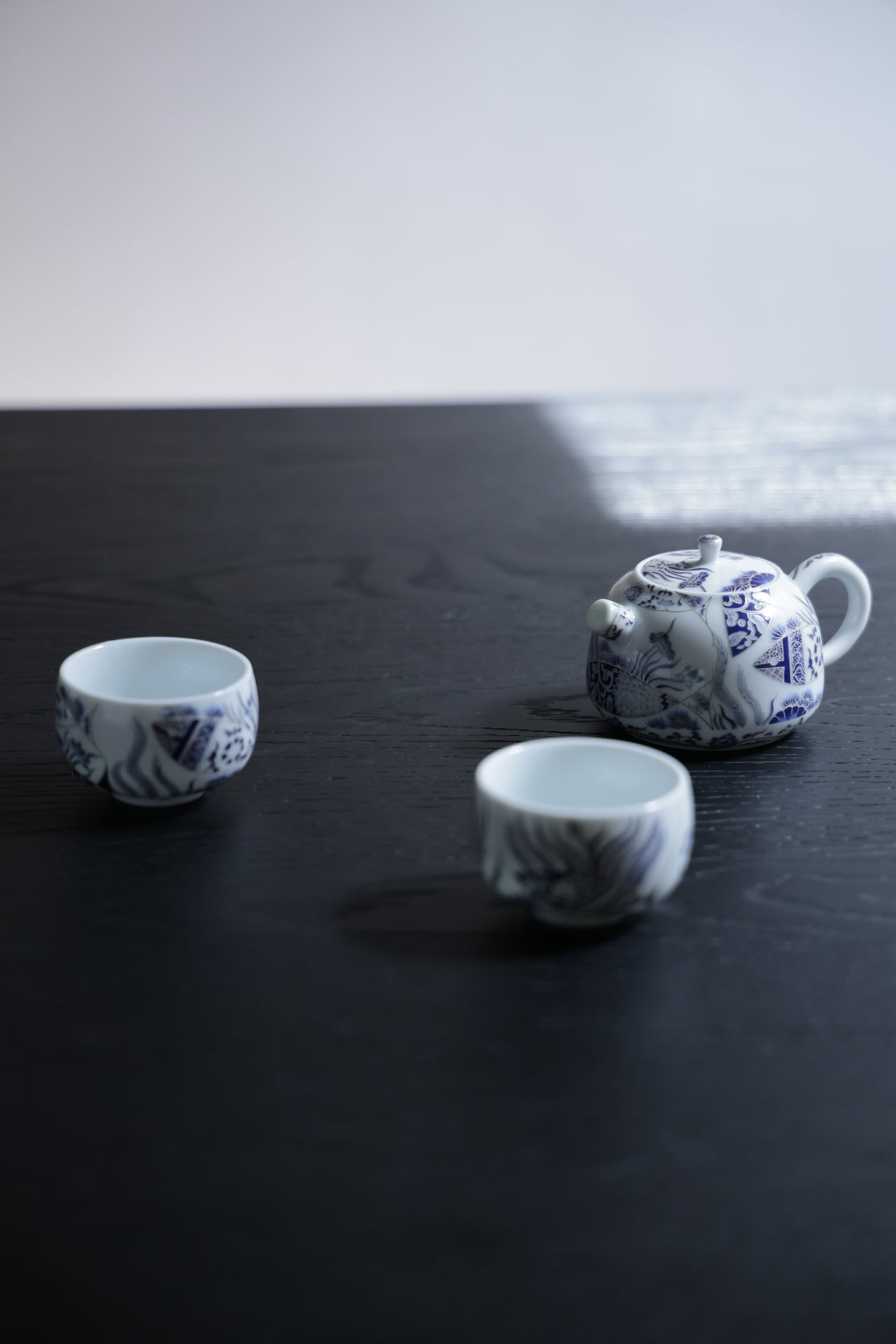 Taiwu Blue Tide Set | Artisan Blue-White Porcelain for Mindful Tea