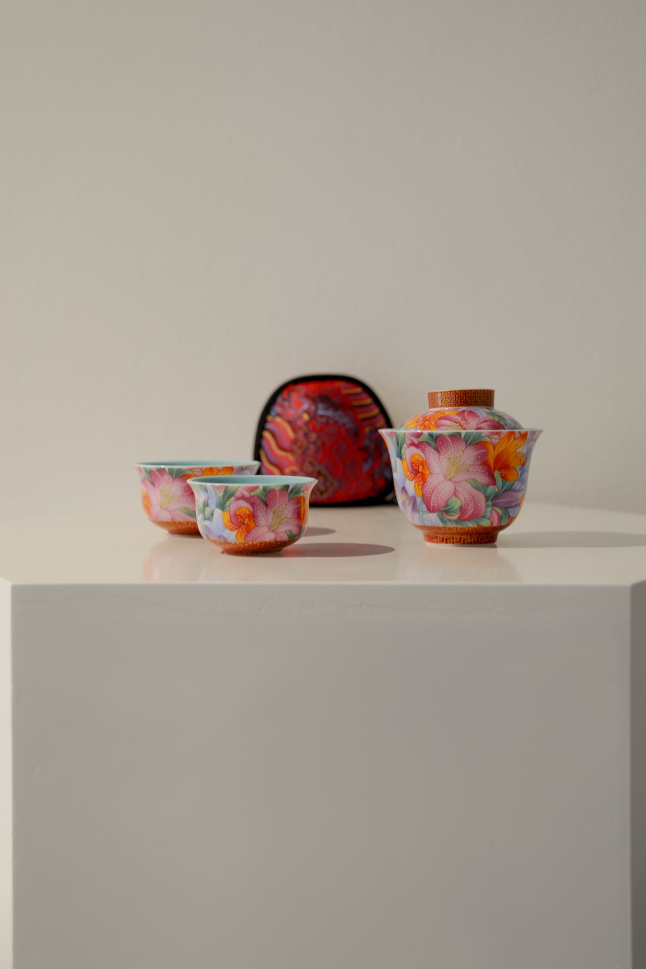 Peranakan Heritage Style Dehua Porcelain Portabale Travel Gaiwan Set-Taiwu Gallery