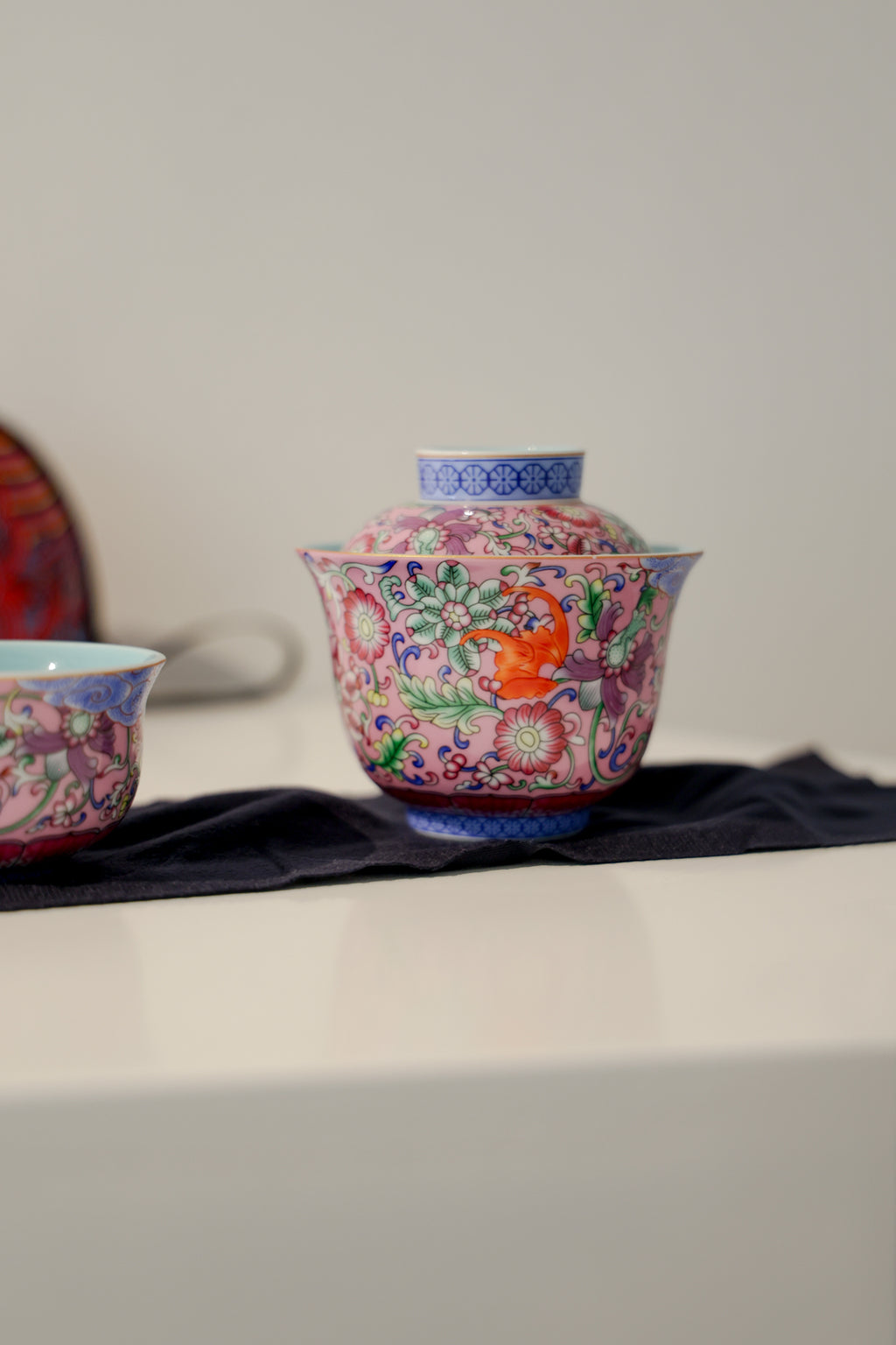 Peranakan Heritage Style Dehua Porcelain Portabale Travel Gaiwan Set-Taiwu Gallery
