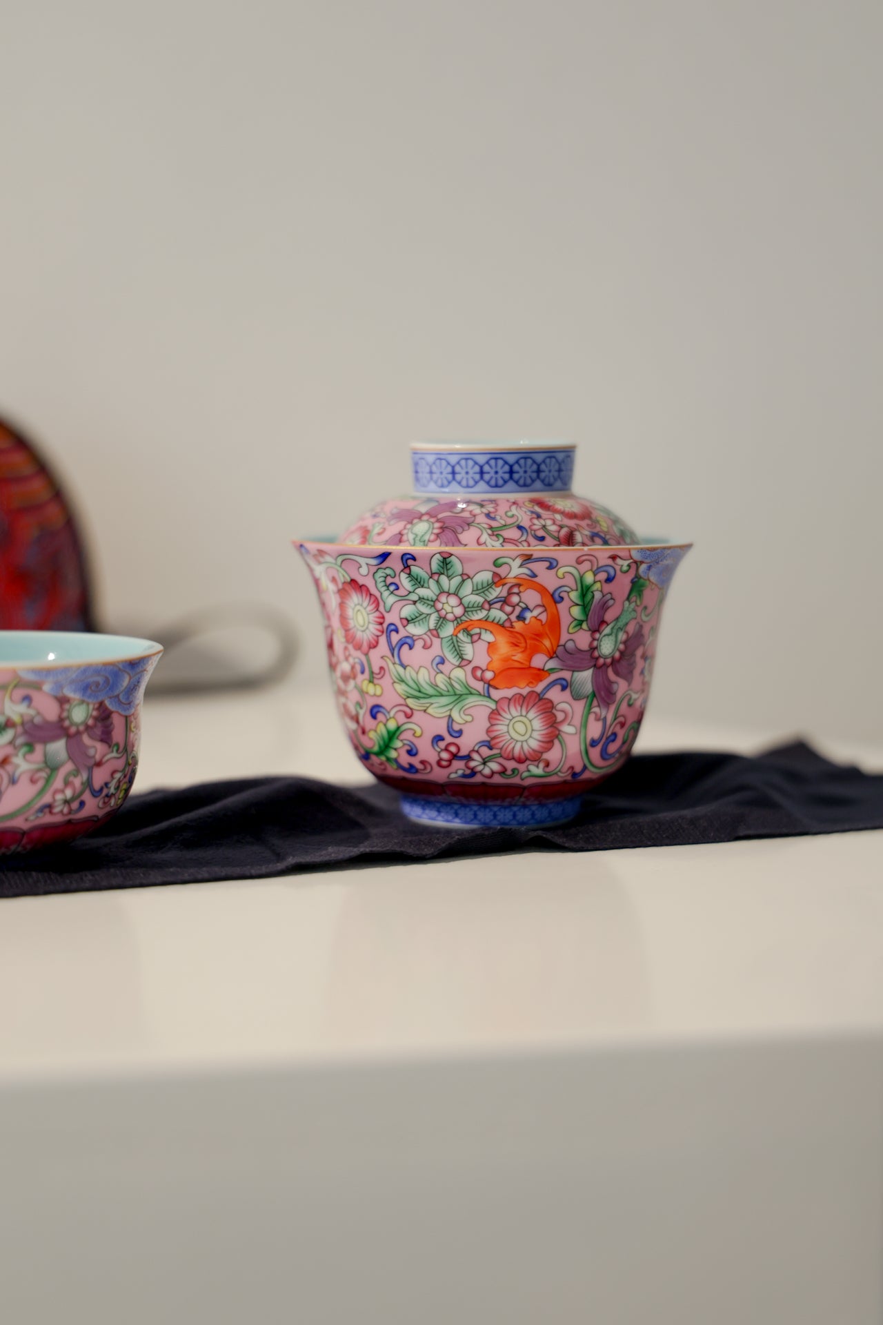 Peranakan Heritage Style Dehua Porcelain Portabale Travel Gaiwan Set-Taiwu Gallery