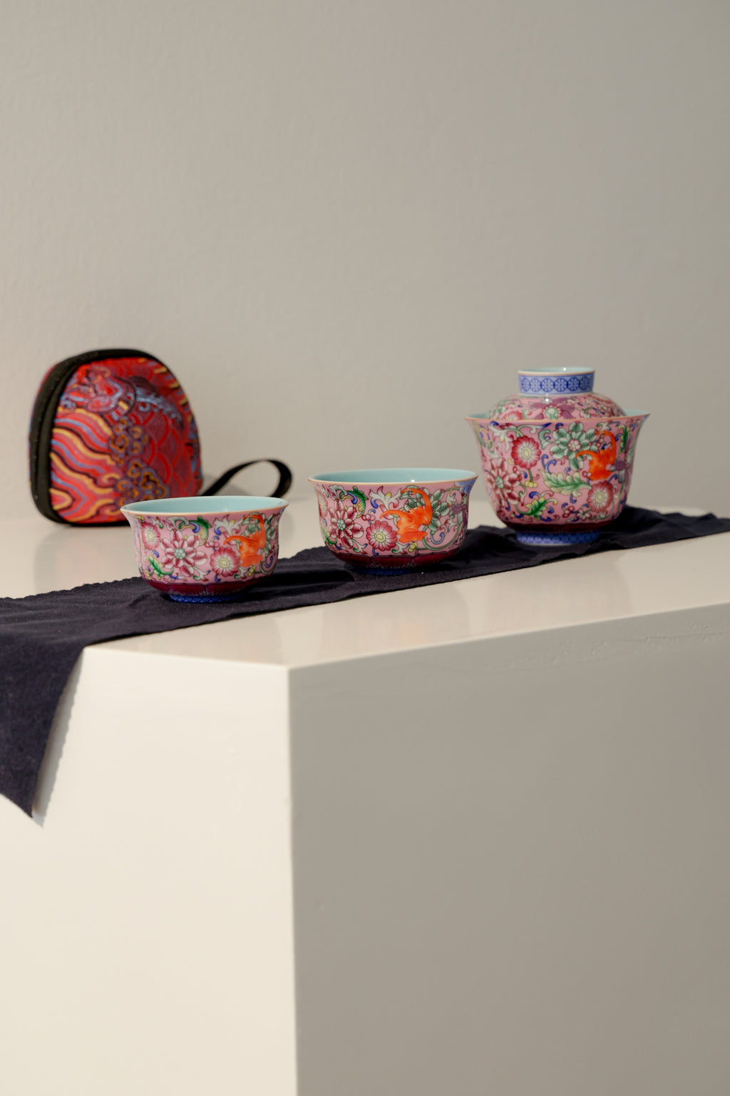 Peranakan Heritage Style Dehua Porcelain Portabale Travel Gaiwan Set-Taiwu Gallery