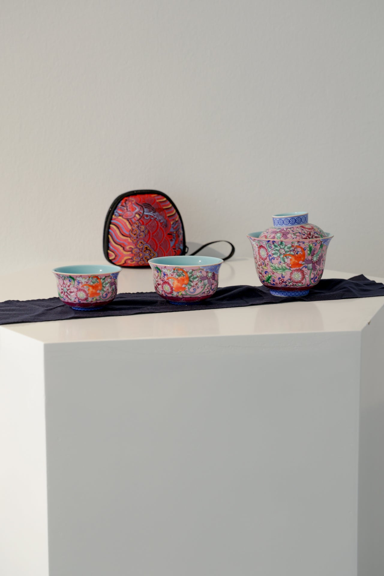 Peranakan Heritage Style Dehua Porcelain Portabale Travel Gaiwan Set-Taiwu Gallery