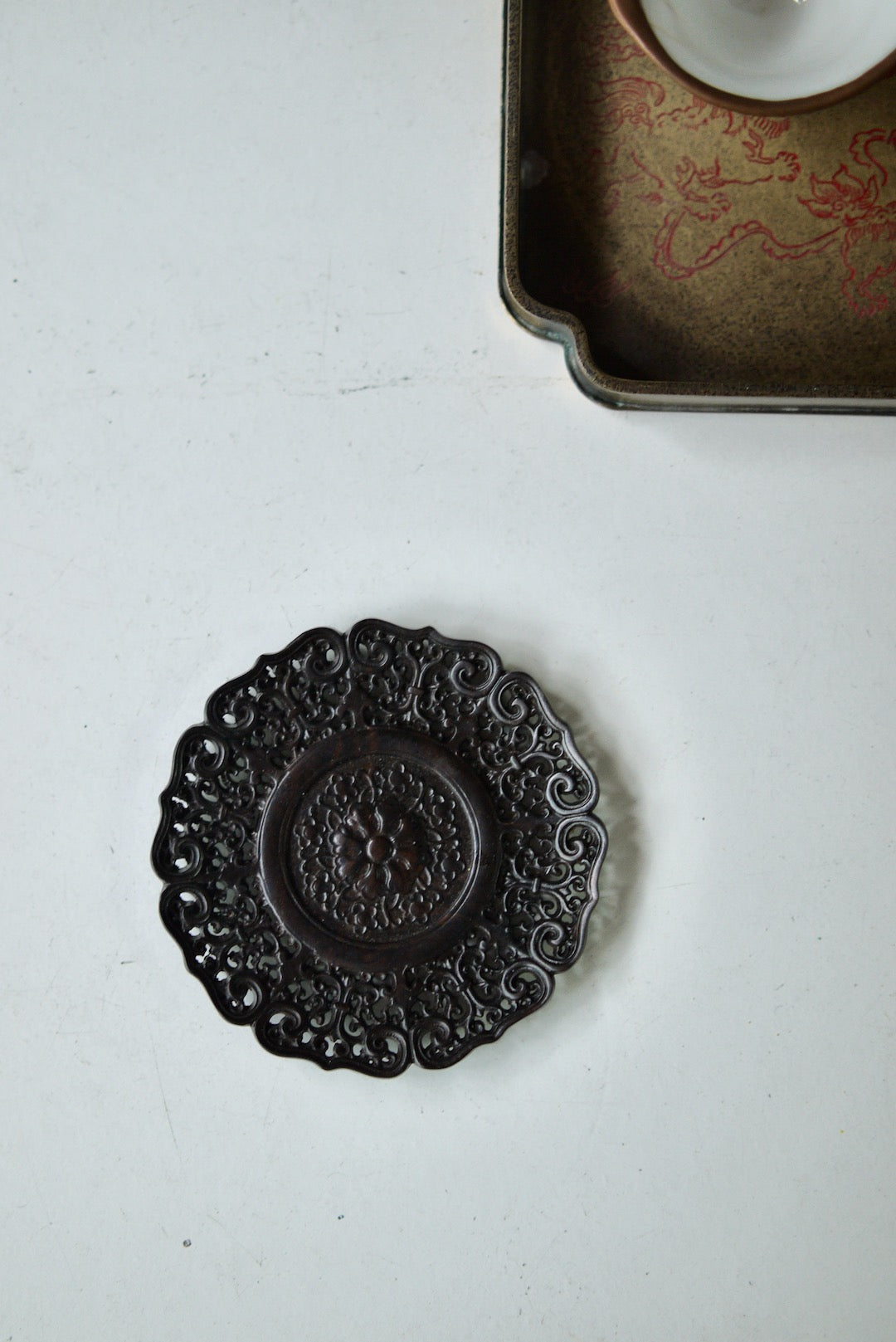 Plateau à thé en bois sculpté à la main