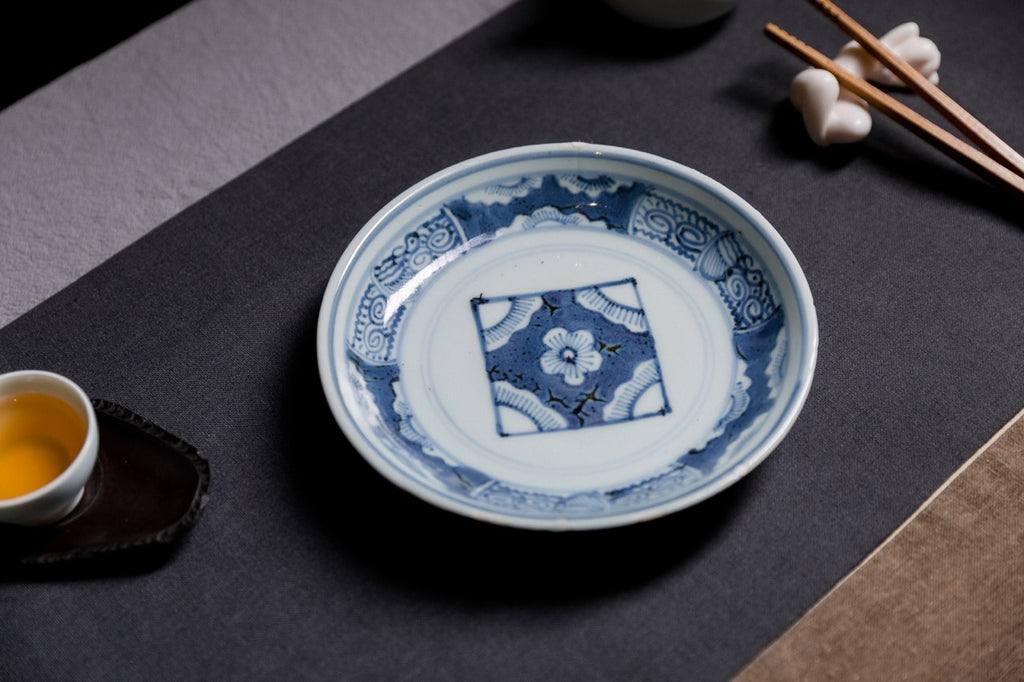 Aged qinghua plate