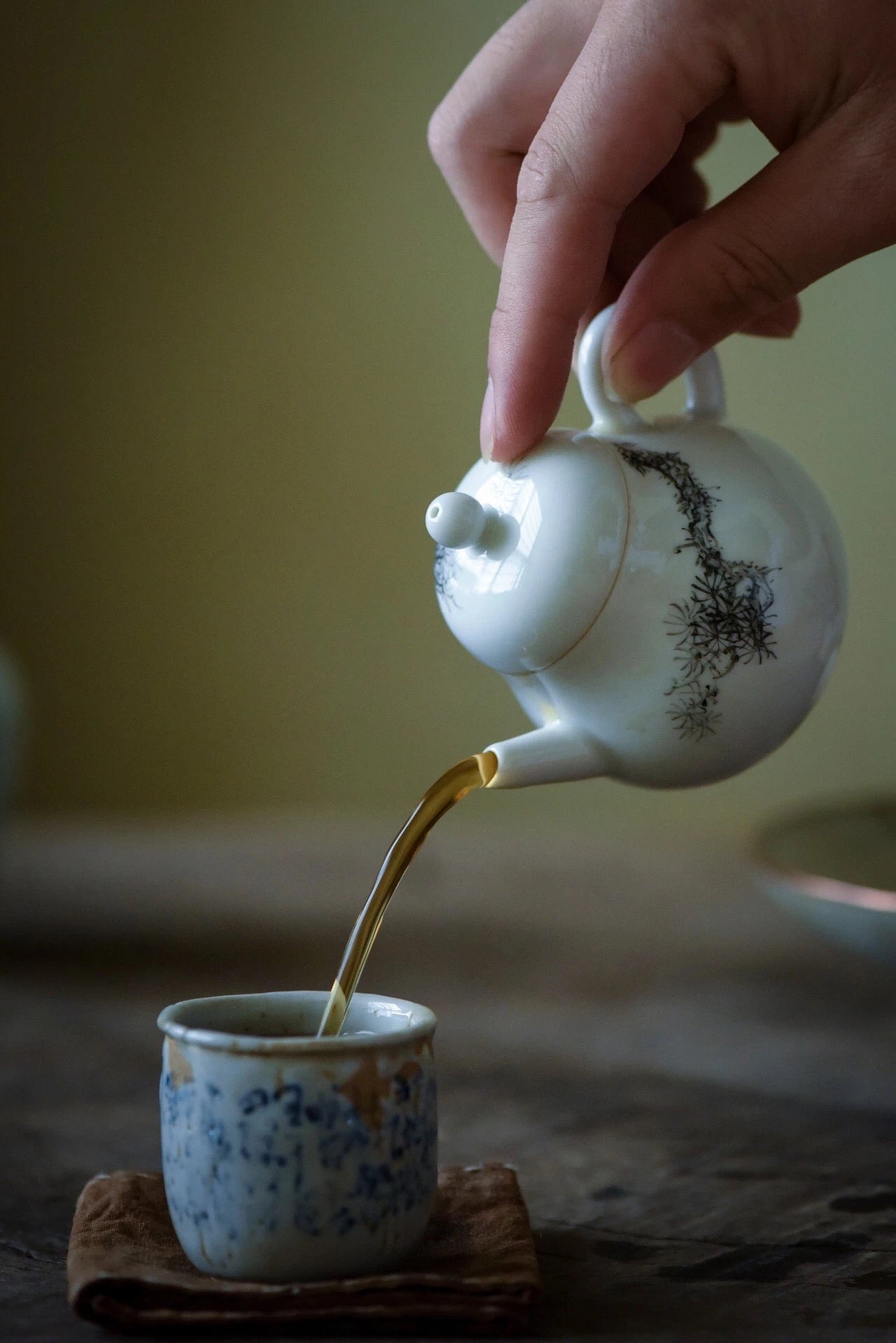 Teapot With Chinese Ink of Pine Tree Lovely Tea Ware|Best Ceramics