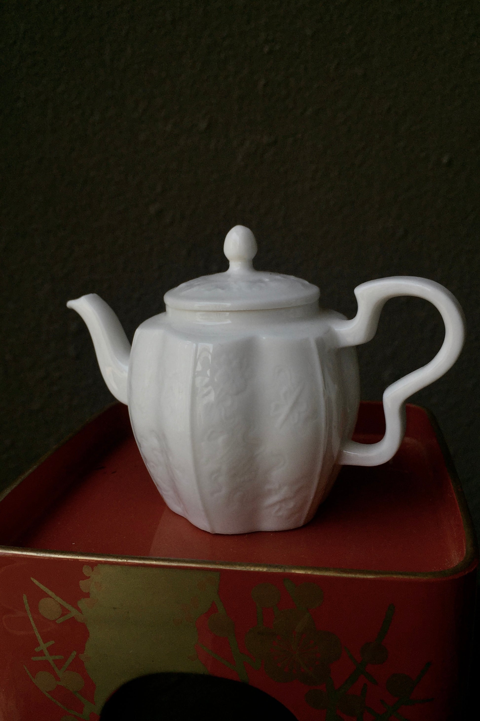 Qing Palace Antique Style Sculpte Teapot Blanc De Chine|Best Ceramics