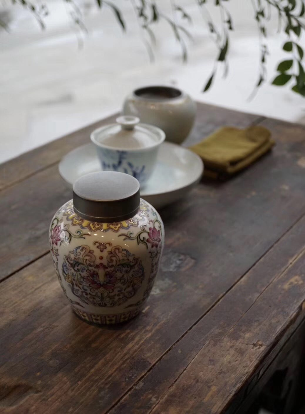 Fen Cai Tea Caddy With Tin Lid