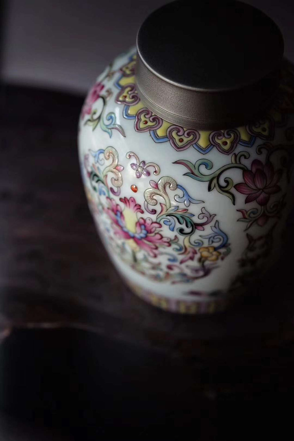 Fen Cai Tea Caddy With Tin Lid