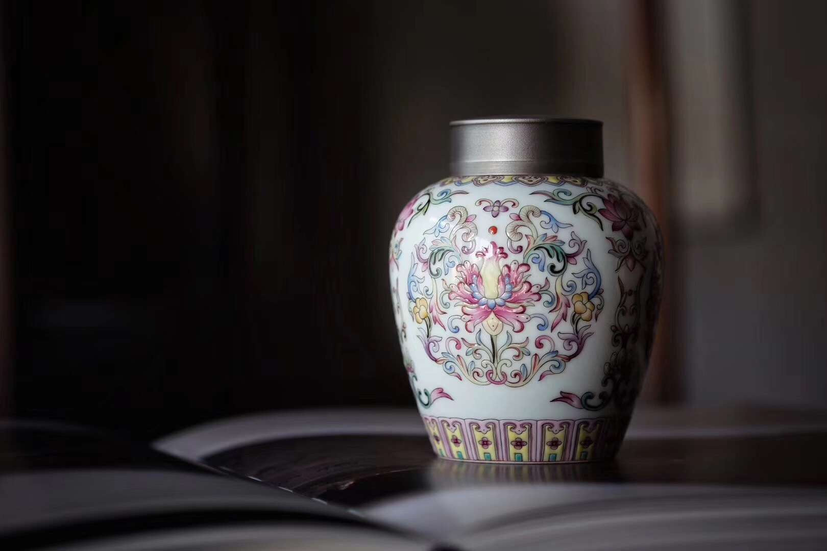 Fen Cai Tea Caddy With Tin Lid