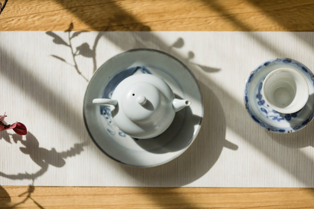 Traditional Style Teapot 